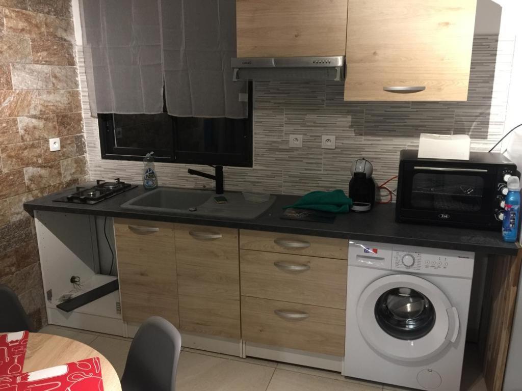 Nicole Residence Avec Piscine Chauffee & Jacuzzi Saint-André Dış mekan fotoğraf