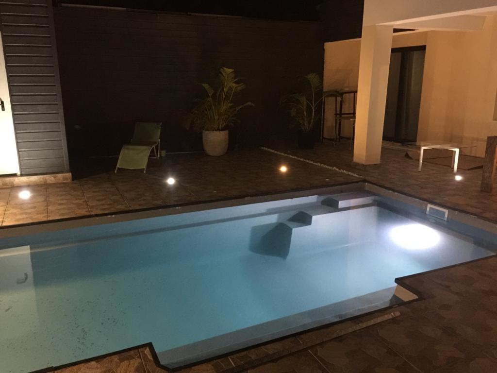Nicole Residence Avec Piscine Chauffee & Jacuzzi Saint-André Dış mekan fotoğraf