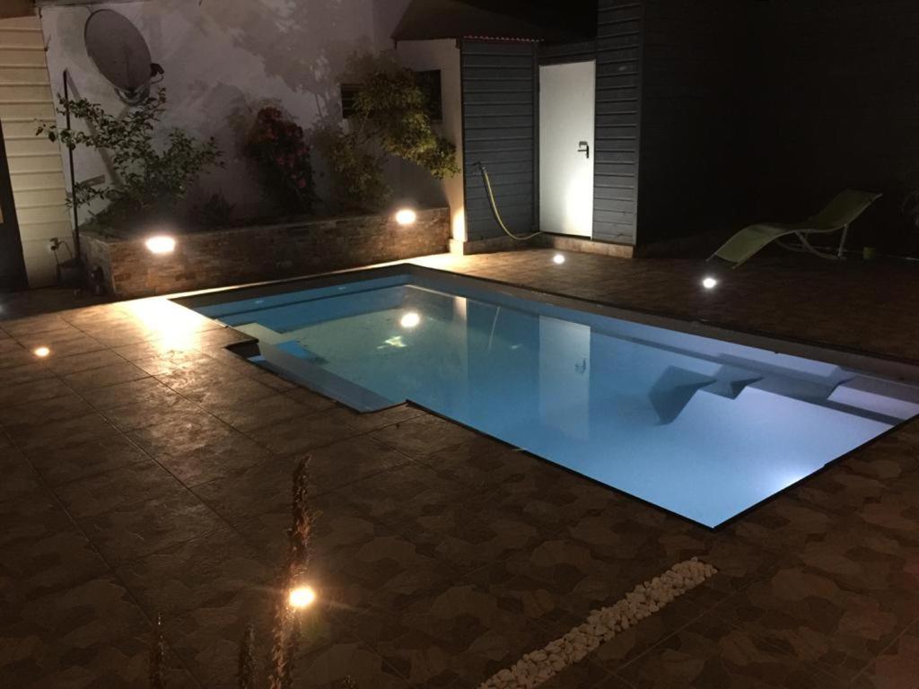 Nicole Residence Avec Piscine Chauffee & Jacuzzi Saint-André Dış mekan fotoğraf