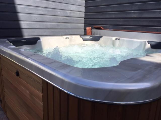 Nicole Residence Avec Piscine Chauffee & Jacuzzi Saint-André Dış mekan fotoğraf