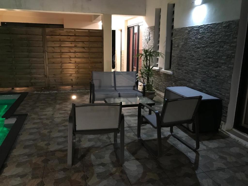 Nicole Residence Avec Piscine Chauffee & Jacuzzi Saint-André Dış mekan fotoğraf