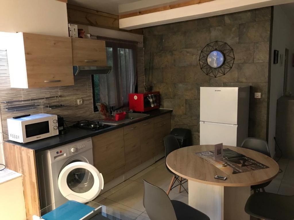 Nicole Residence Avec Piscine Chauffee & Jacuzzi Saint-André Dış mekan fotoğraf